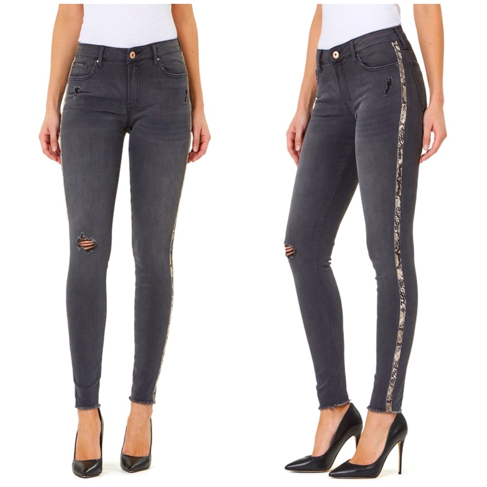 Zara 1975 Raw Hem Demin Mid Rise Ripped Jeans with Snake Stripe Size 6